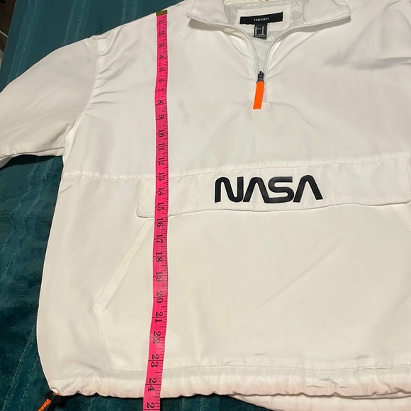 Windbreaker - Picture 4 of 5